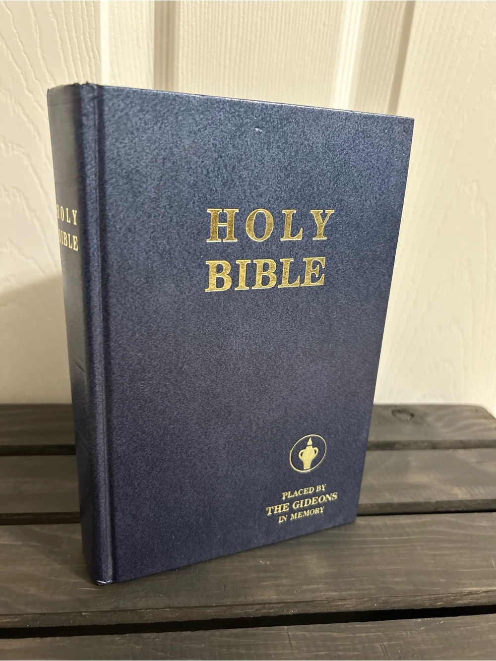 Vintage 1978 Blue Hardcover Edition of the Holy Bible Placed by the Gideons